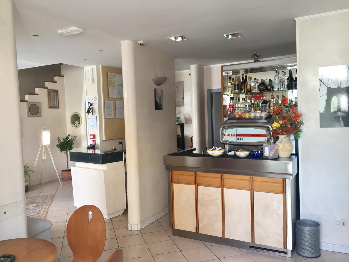 Hotel Monti Riccione Exterior photo